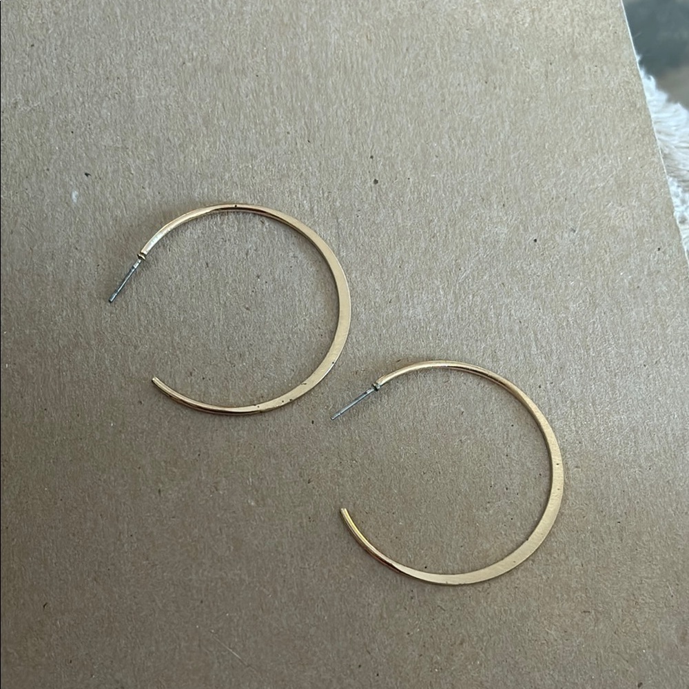 Elegant Gold Hoop Earrings
